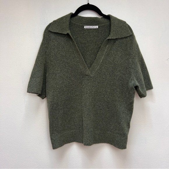 Abercrombie & Fitch Sweaters - Abercrombie & Fitch Olive Green Short Sleeve V-Neck Polo Sweater